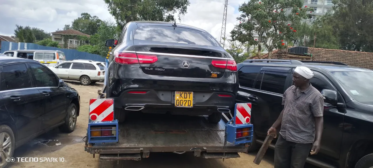 White Horse Breakdown Services professional team with recovery vehicles in Nairobi